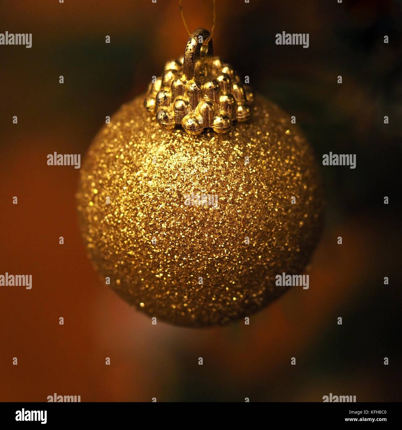 Shiny gold colour hi-res stock photography and images - Alamy
