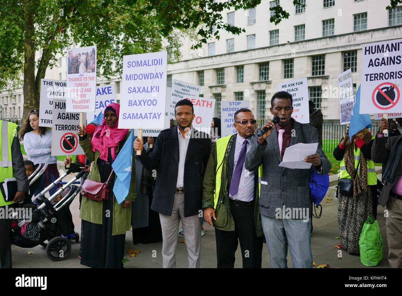 London, England, UK. 29th October 2017. Somalis Islam against terrorism protest against the bombing on 14th October in Mogadishu outside downing Street. Credit: See Li/Alamy Live News Stock Photo