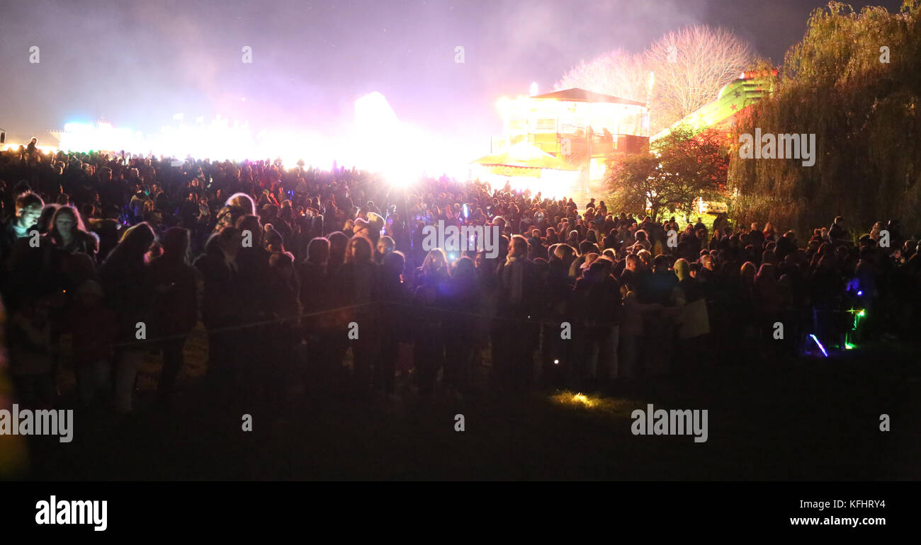 Ripley, Surrey Sunday 29th October 2017 10,000 people travel to see The ...