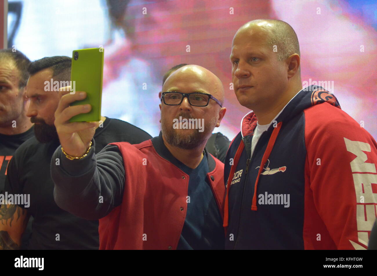 Moscow, Russia. 29th October, 2017. The Fifth International Sports Festival and Exhibition of the Sport Industry 'SN PRO EXPO-2017'  The best fighter in the world MMA in a heavyweight Fedor Emelianenko poses with fans.    Moscow. VDNH. October 28-29, 2017    Photo Credit: Pavel Kashaev/Alamy Live News Stock Photo