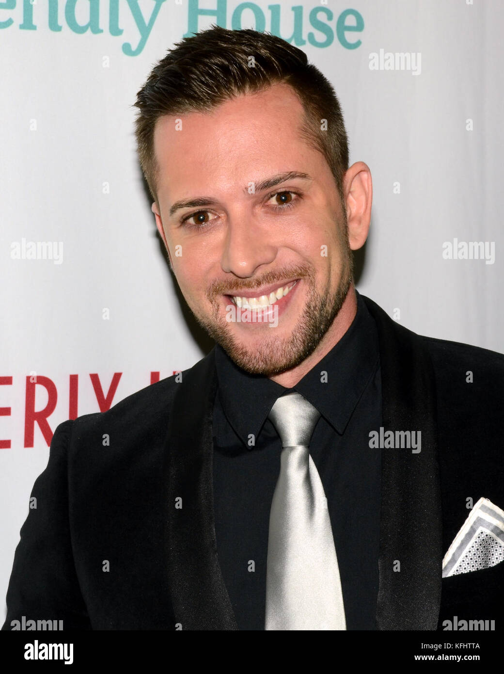 Los Angeles, California, USA. 28th Oct, 2017. DAVID HERNANDEZ arrives