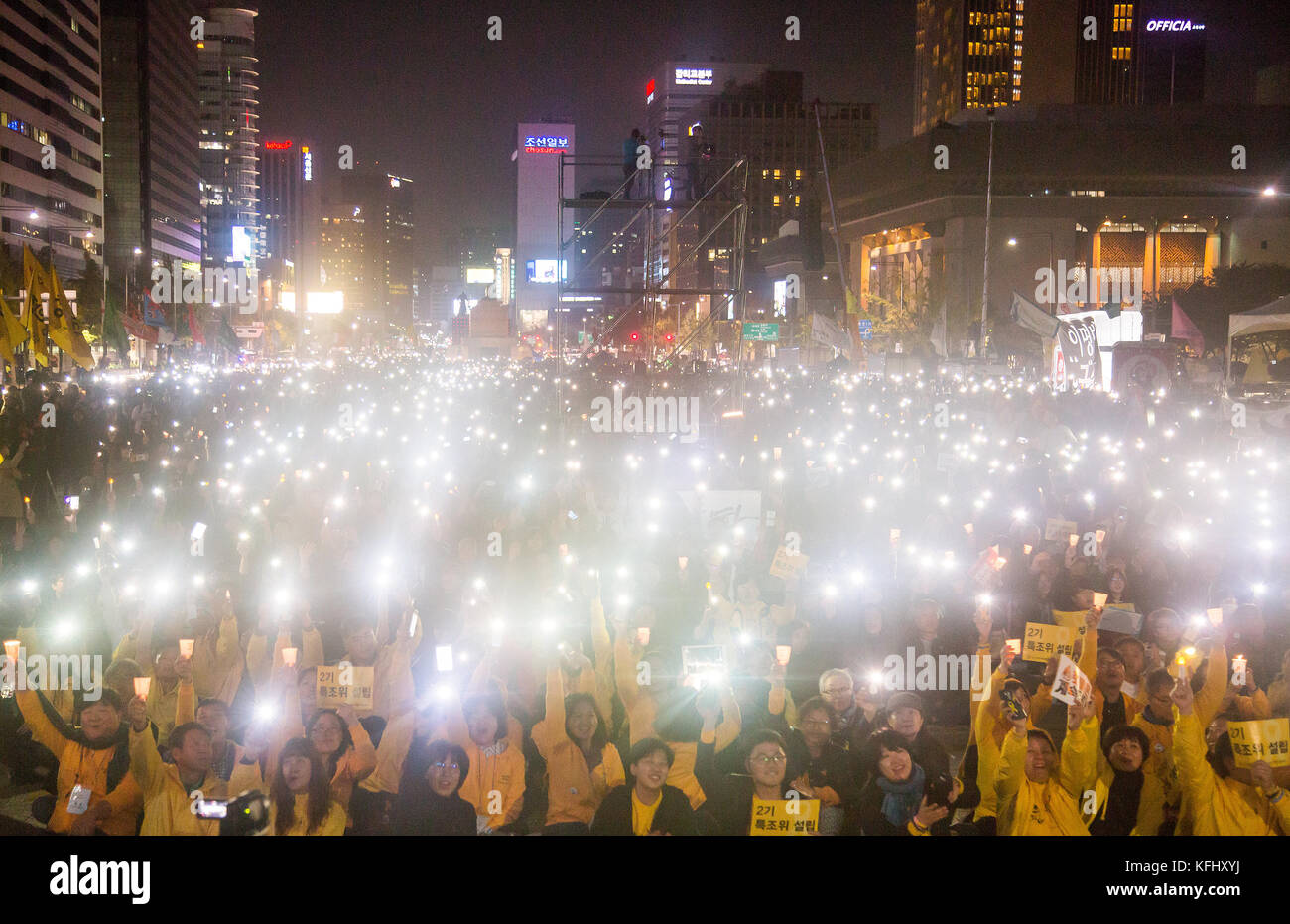 Candle-lit rally, Oct 28, 2017 : South Koreans hold candles and shout ...
