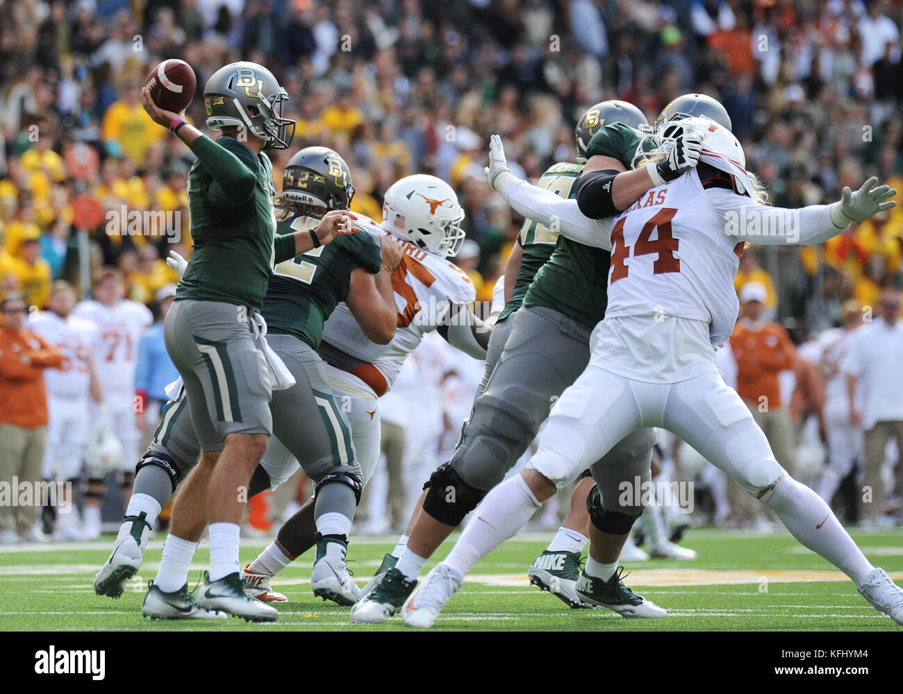 Waco, Texas, USA. 28th Oct, 2017. Baylor Bears offensive lineman