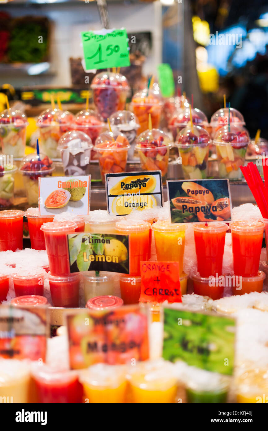 Fruit juices stall in la Boqueria covered market Stock Photo Alamy
