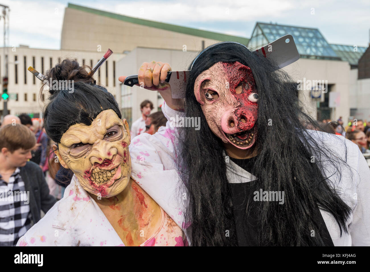The walking dead costume hi-res stock photography and images - Page 9 -  Alamy