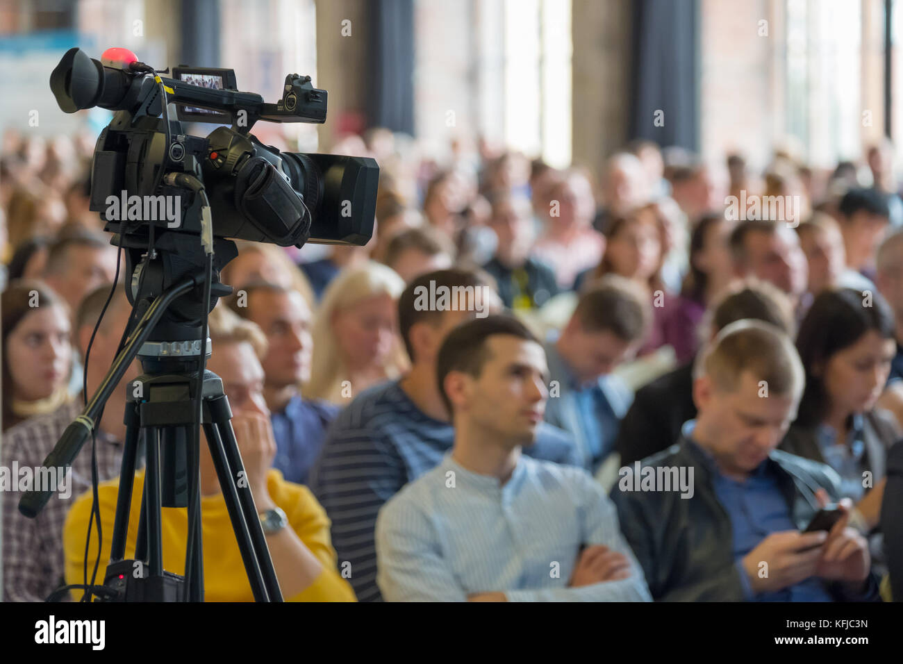 Audience listens to the lecturer Stock Photo - Alamy