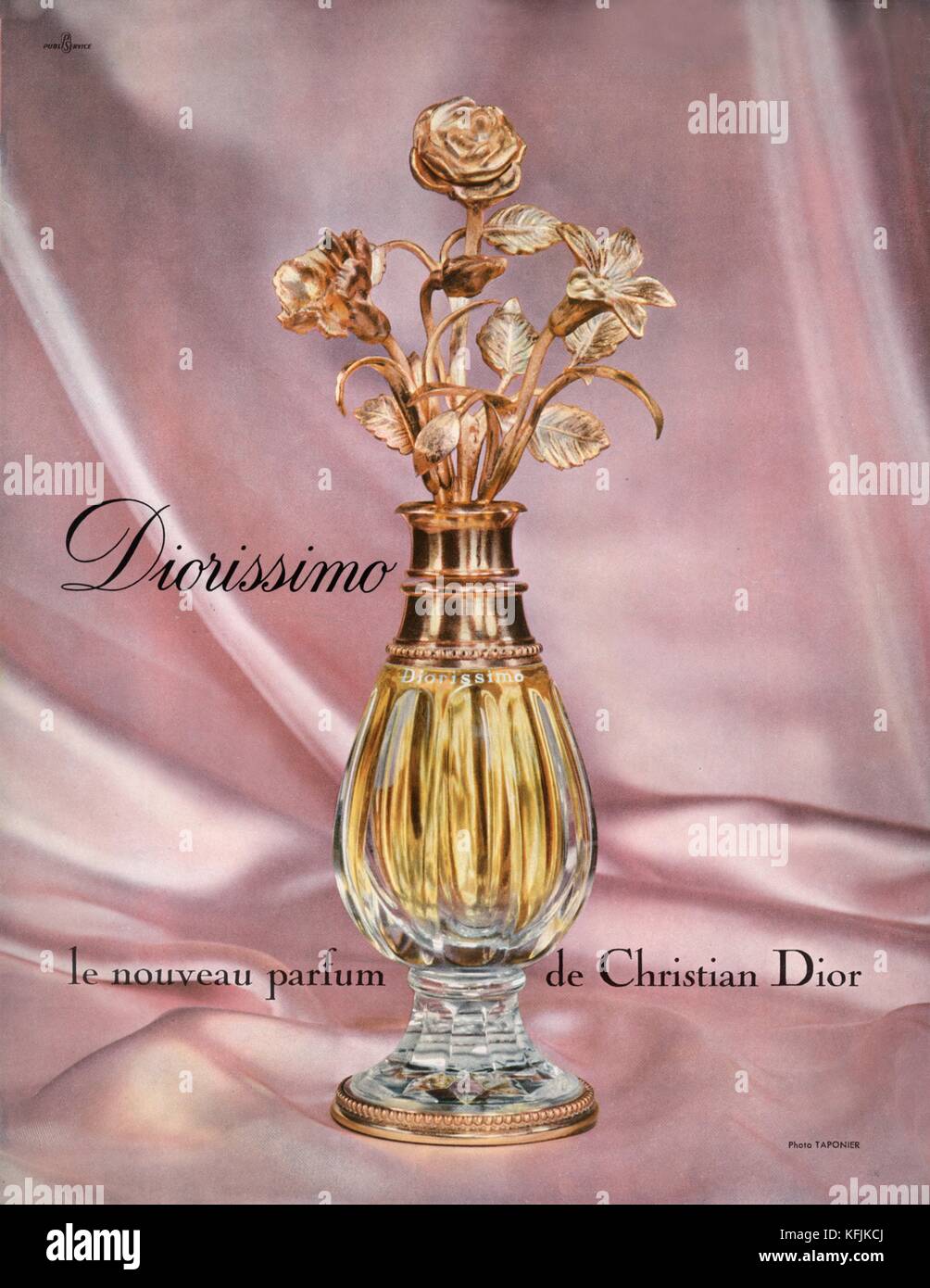 Advert 'Diorissimo, le nouveau parfum de Christian Dior' ('Diorissimo, the new fragrance by Christian Dior')  Launched by Edmond Roudniska  Around 1956    Taponier Photo credit:Photo12/Coll. Taponier Stock Photo