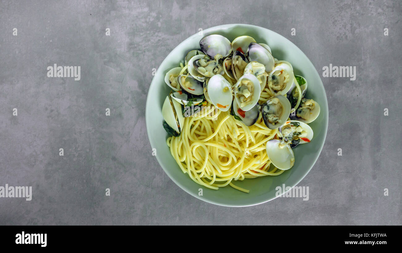 Clams pasta In White Wine Butter Sauce on dish Stock Photo Alamy