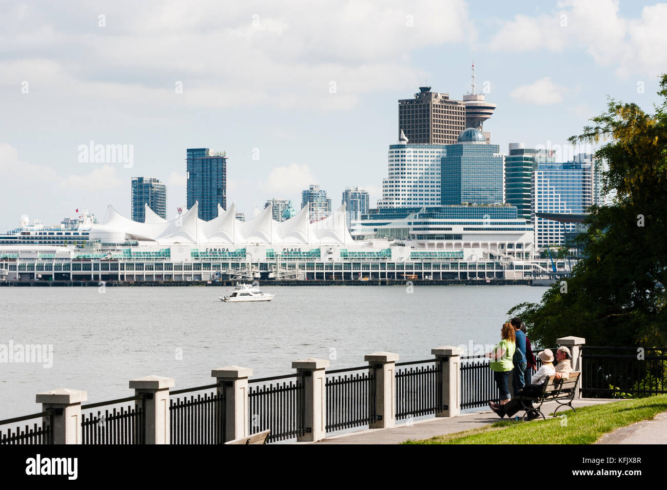 Stanley park vancouver skyline hi-res stock photography and images - Alamy