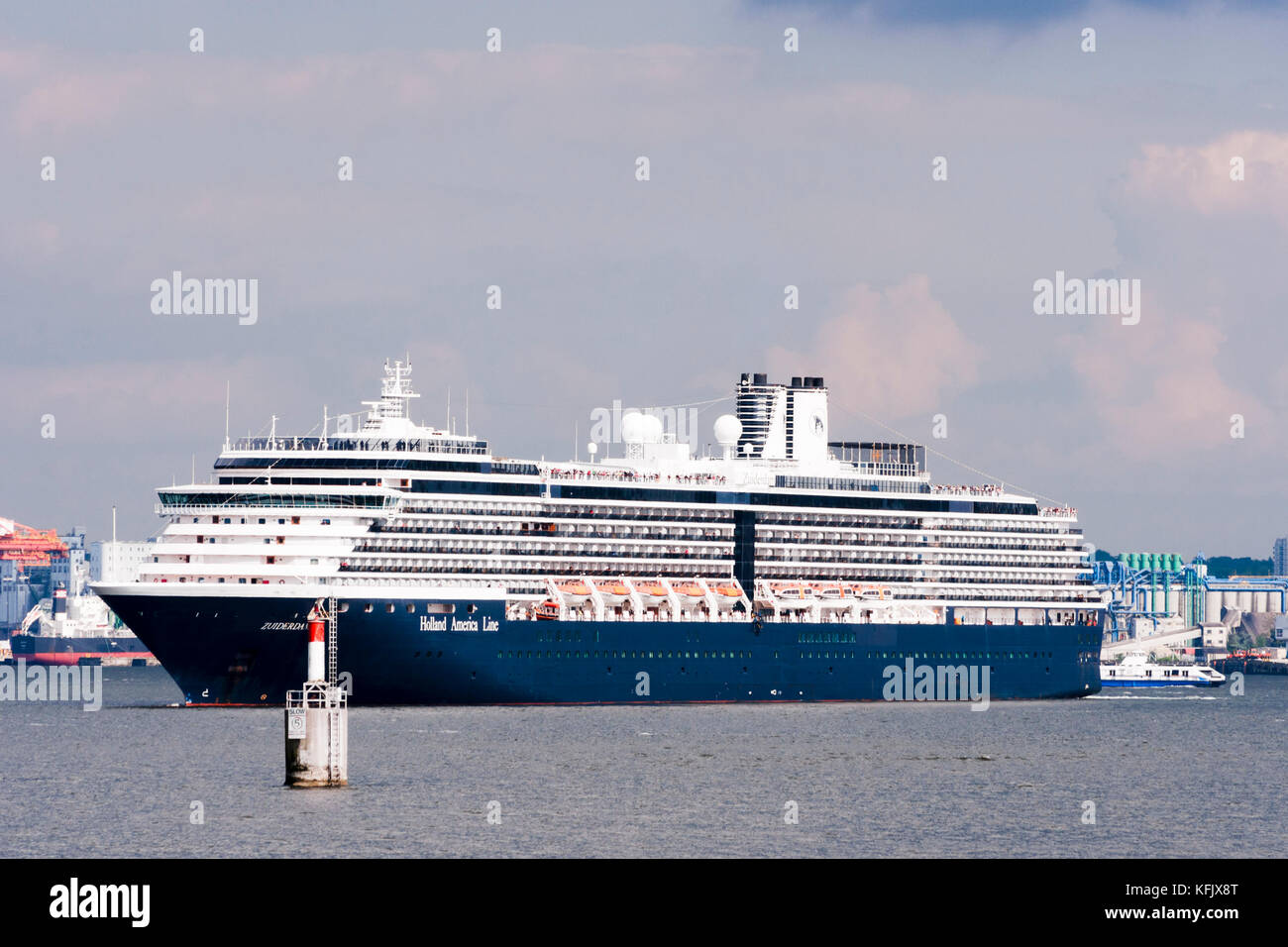Cruise ship MS Zuiderdam of Holland America Lines leaving Vancouver