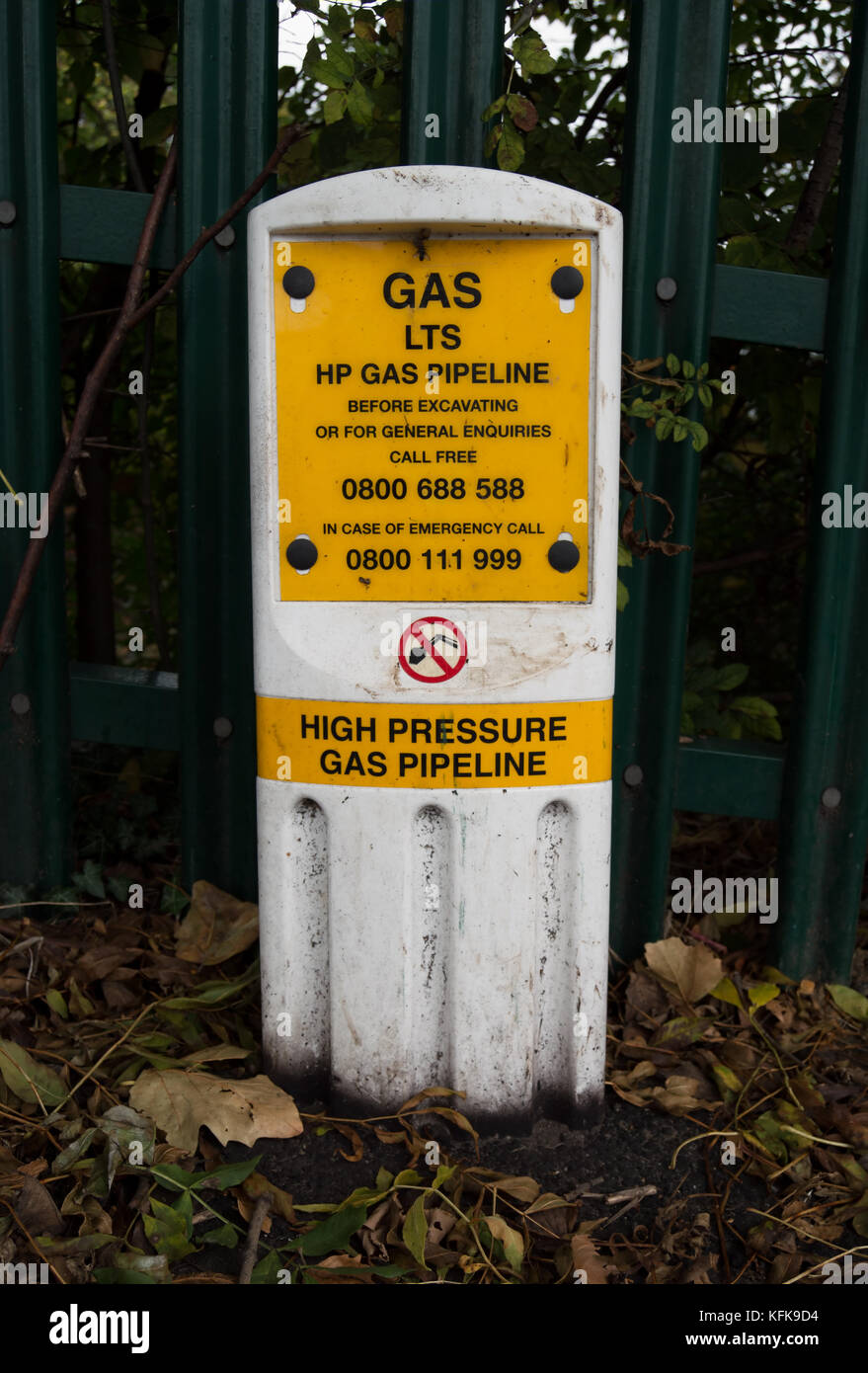 Pipeline marker hires stock photography and images Alamy