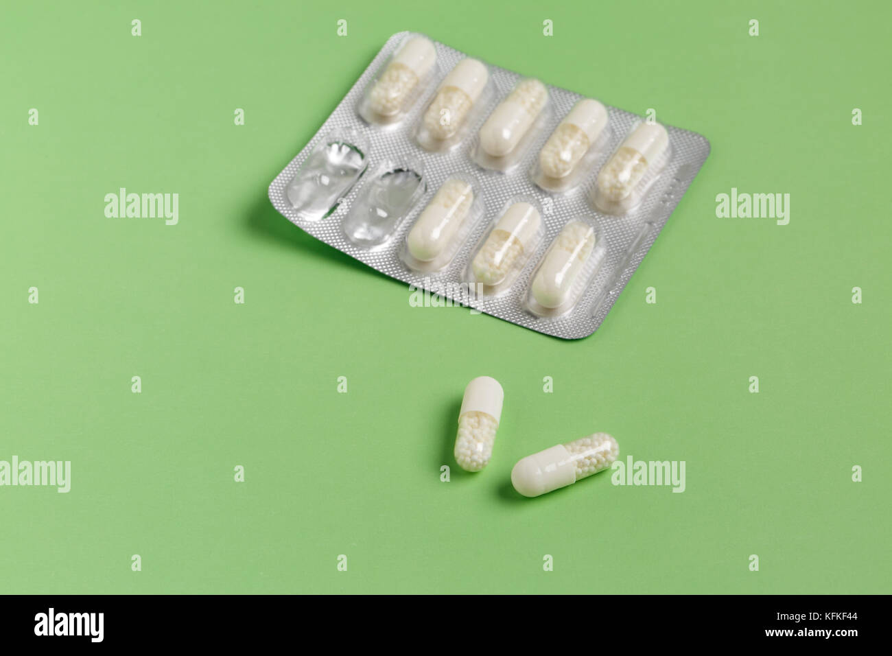 Download Foil Blister Pack High Resolution Stock Photography And Images Alamy Yellowimages Mockups