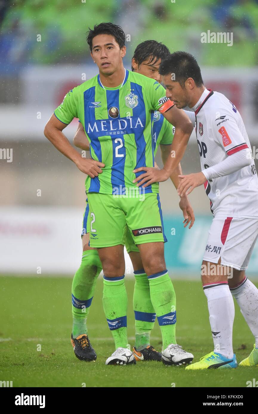 Kanagawa Japan 29th Oct 17 Shunsuke Kikuchi Bellmare Masahiko Sawaguchi Fagiano Football Soccer 17 J2 League Match Between Shonan Bellmare 1 1 Fagiano Okayama At Shonan Bmw Stadium Hiratsuka In Kanagawa Japan