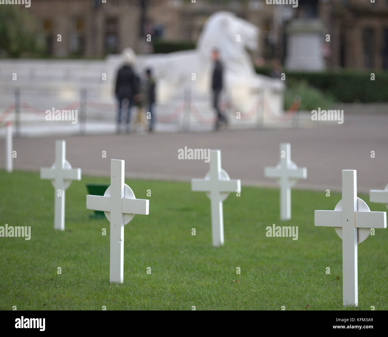 Glasgow, Scotland, UK 30h October. The Remembrance Garden in George Square was visited by piper Danny Haggerty ahead of  its inauguration ceremony tomorrow  and as the city begins its path towards remembrance Sunday there is  a poppy appeal pop up shop on Buchanan street. Credit Gerard Ferry/Alamy news Stock Photo