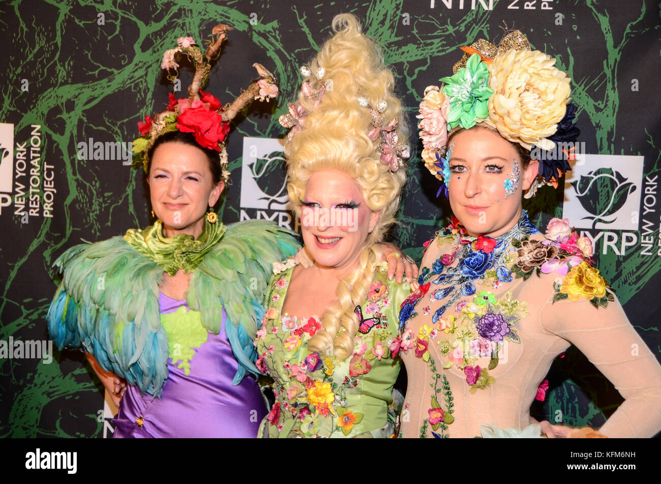 New York, NY, USA. 30th Oct, 2017. (L-R) Executive Director of NYRP Deborah Marton, Bette Midler, and her daughter Sophie von Haselberg, attend Bette Midler's Annual Hulaween Event Benefiting The New York Restoration Project, at the Cathedral of St. John the Divine on Monday, October 30, 2017 in New York. Credit: Raymond Hagans/Media Punch/Alamy Live News Stock Photo