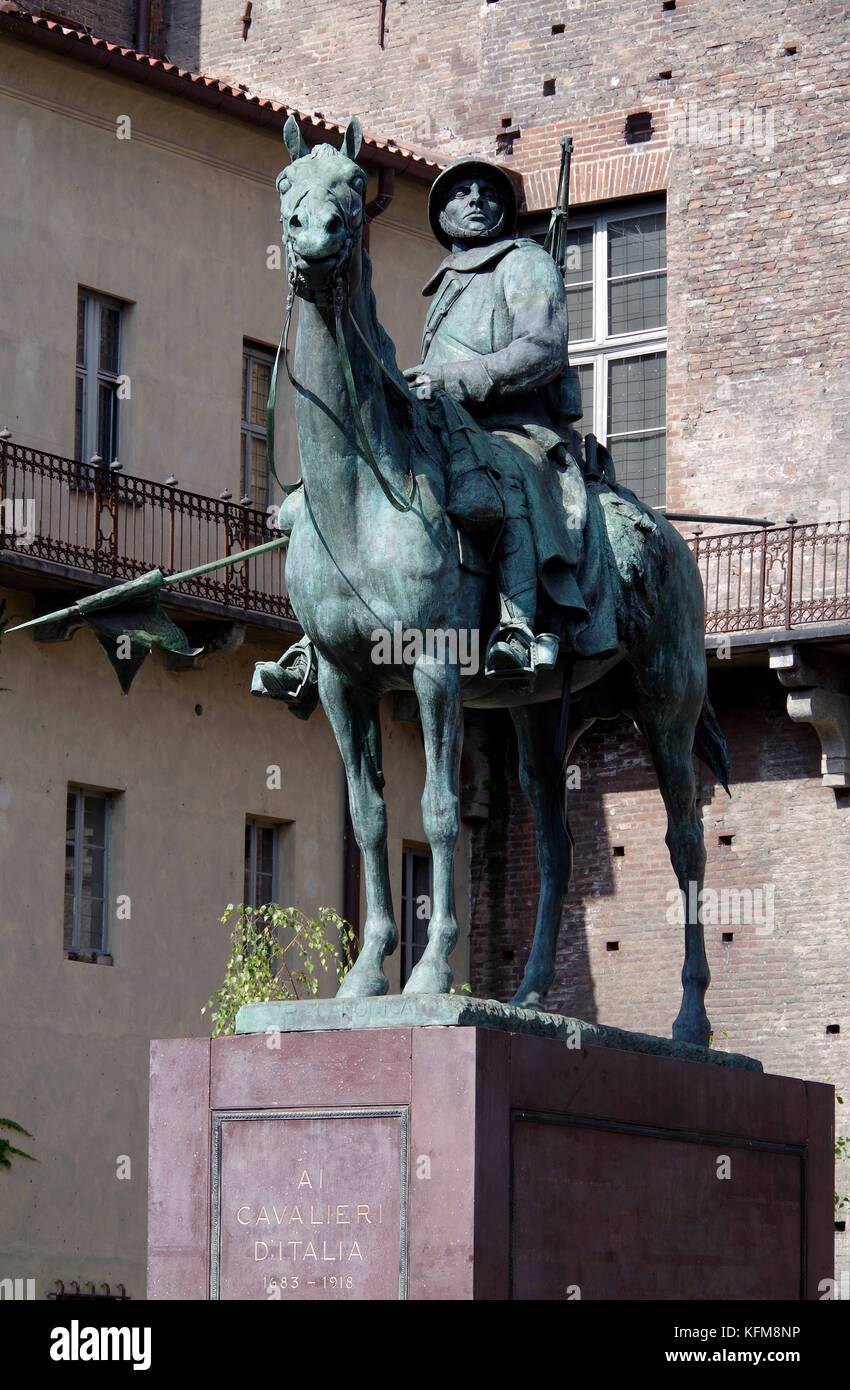 Bronze equestrian statue, dedicated to the Italian Cavalry, sculptor