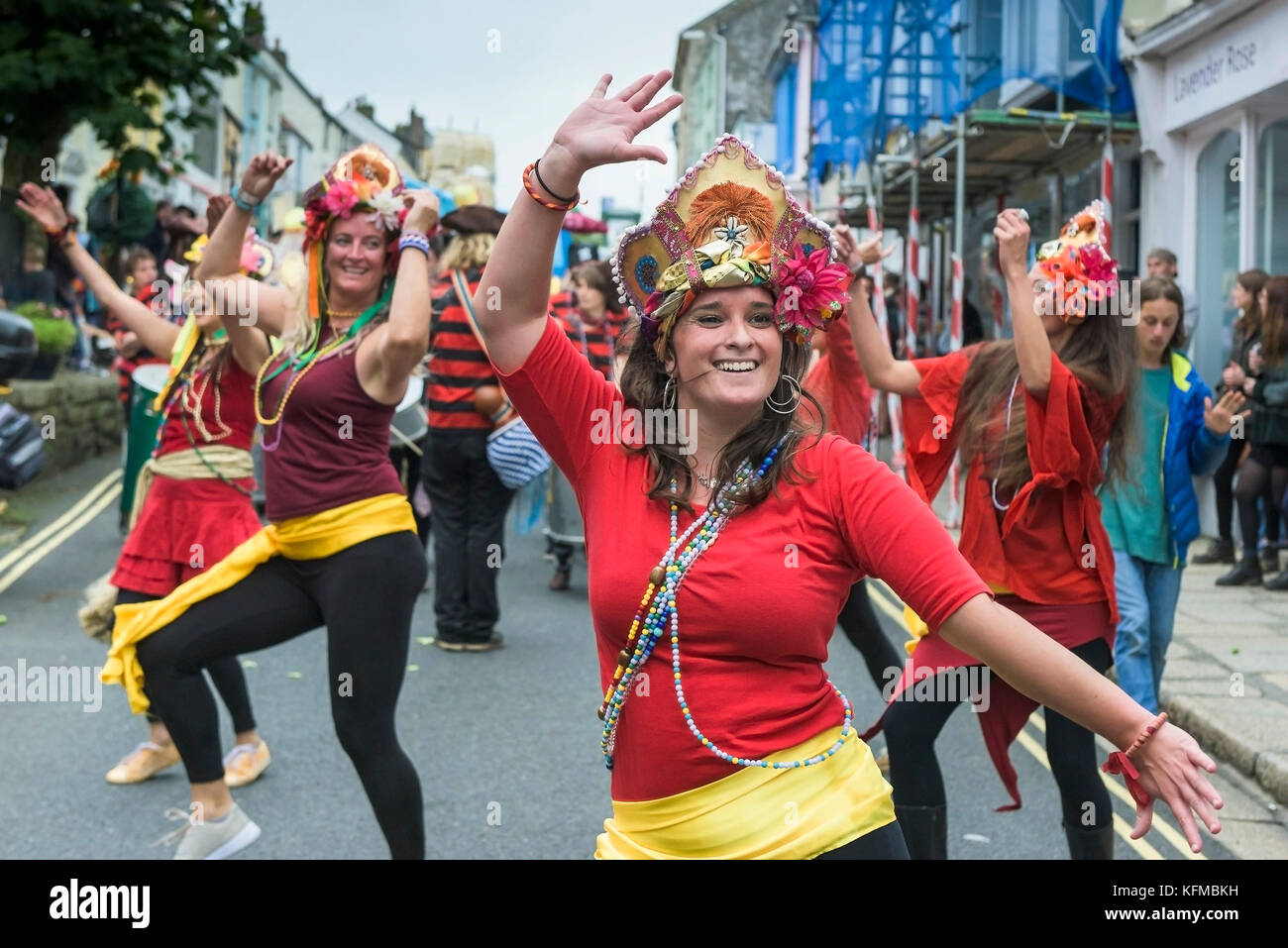 Penryn Kemeneth a two day heritage festival at Penryn Cornwall - Samba dancers of DakaDoum Samba Band dancing through the streets of Penryn. Stock Photo