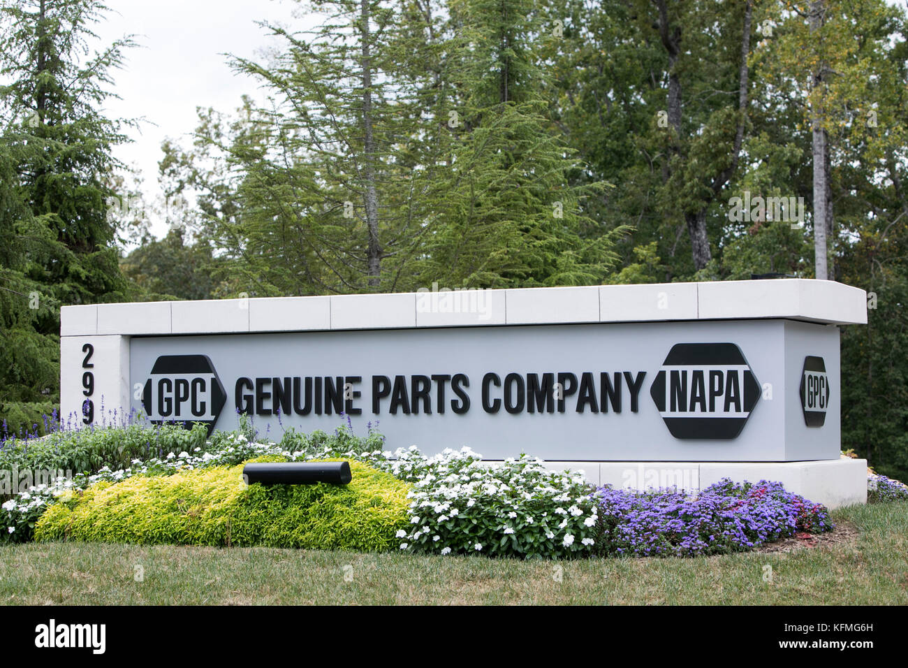 A logo sign outside of the headquarters of the Genuine Parts Company