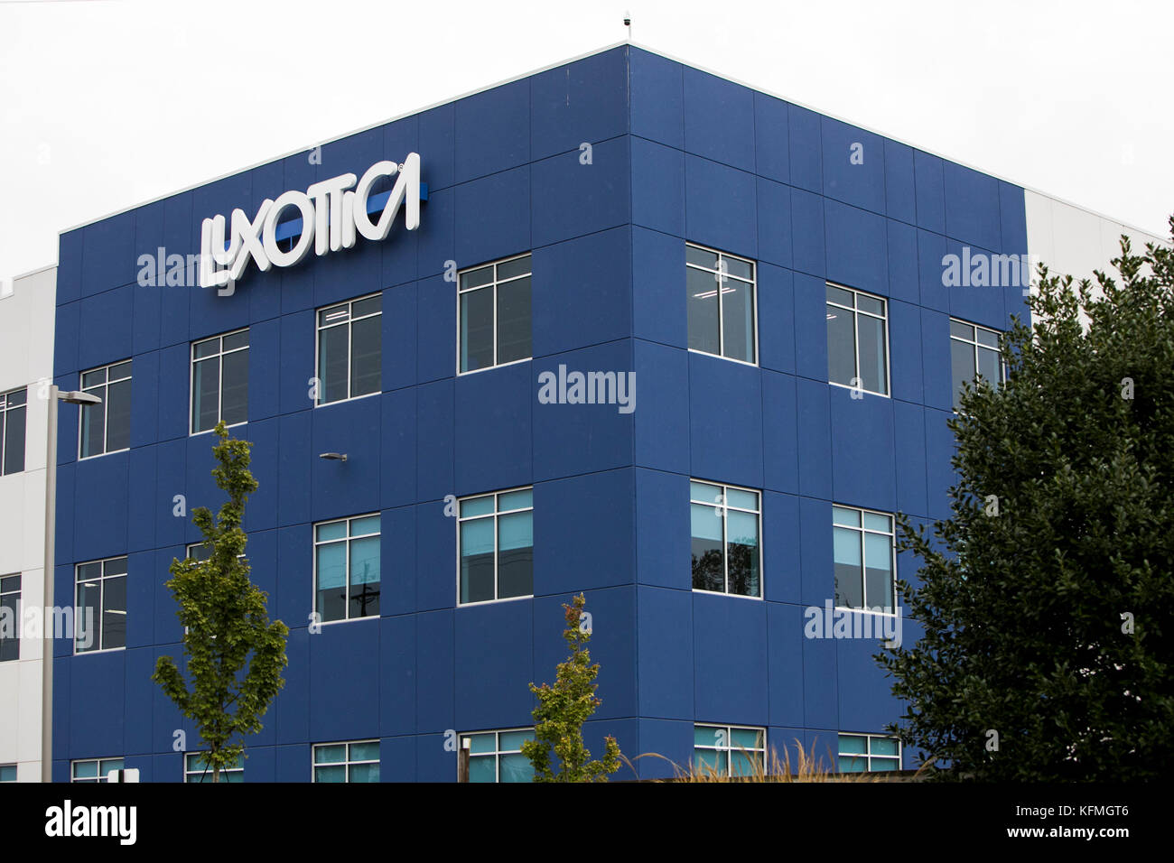 Luxottica Stock Photos & Luxottica Stock Images Alamy