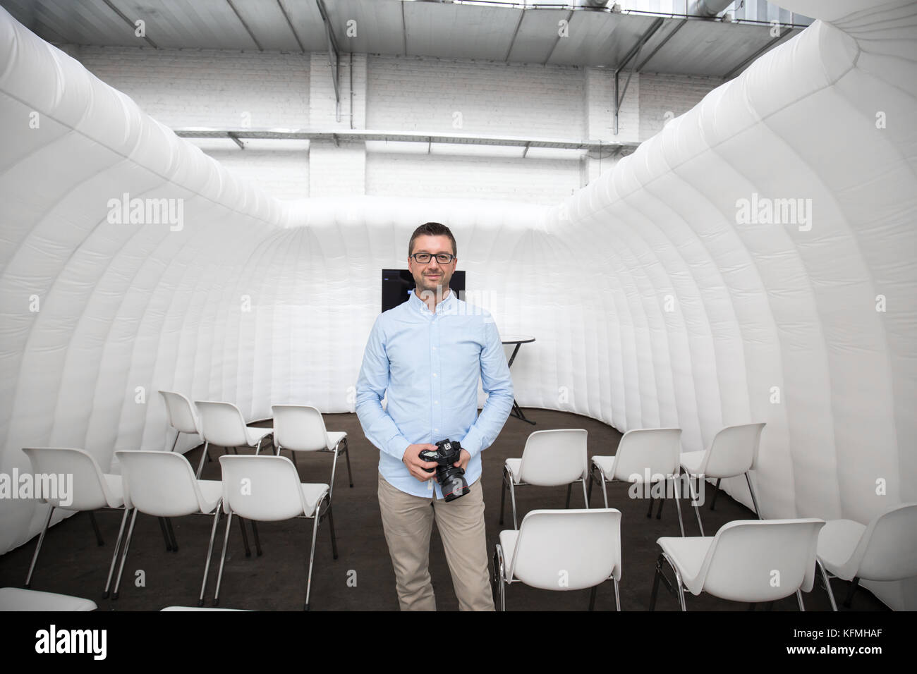 Man taking photo conference room hi-res stock photography and images ...