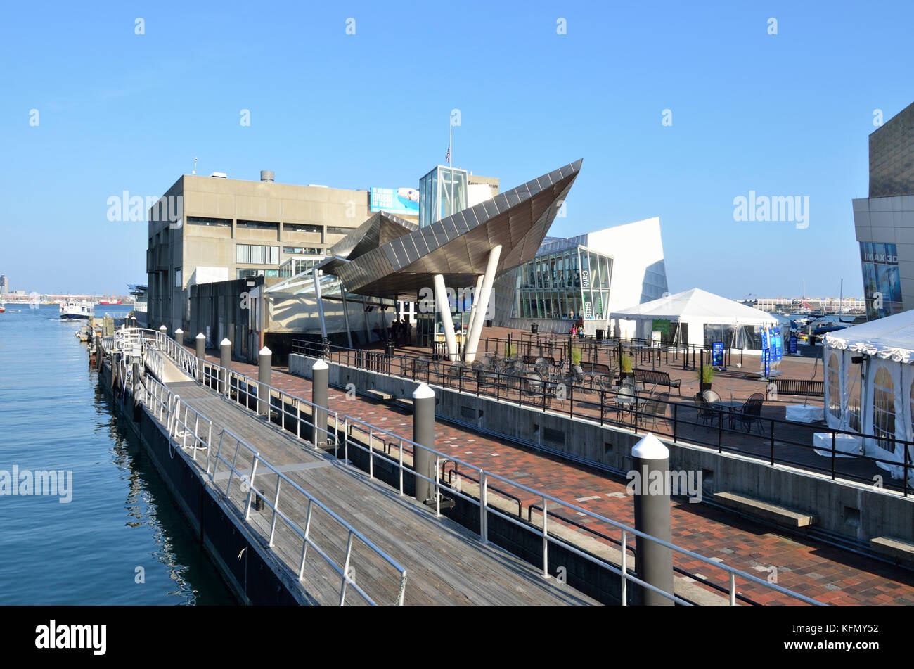 Exterior view of the New England Aquarium on Central Wharf on Boston ... - Exterior View Of The New EnglanD Aquarium On Central Wharf On Boston KFMY52