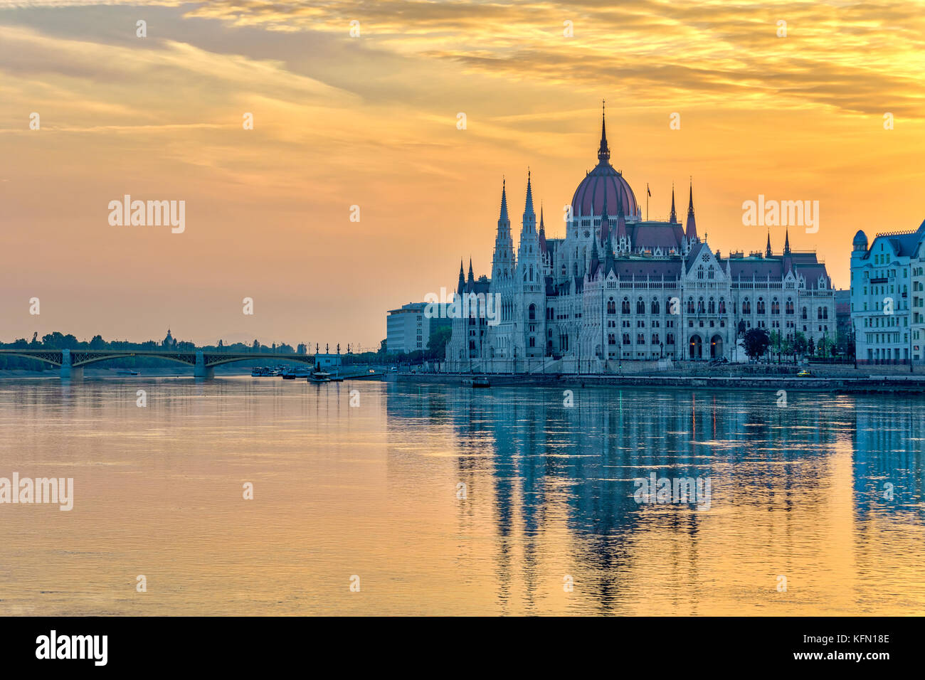 Budapest sunrise city skyline at Hungalian Parliament and Danube River ...