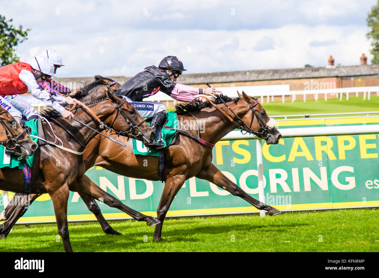 Page 3 Yorkshire Horse Racing Course High Resolution Stock Photography And Images Alamy