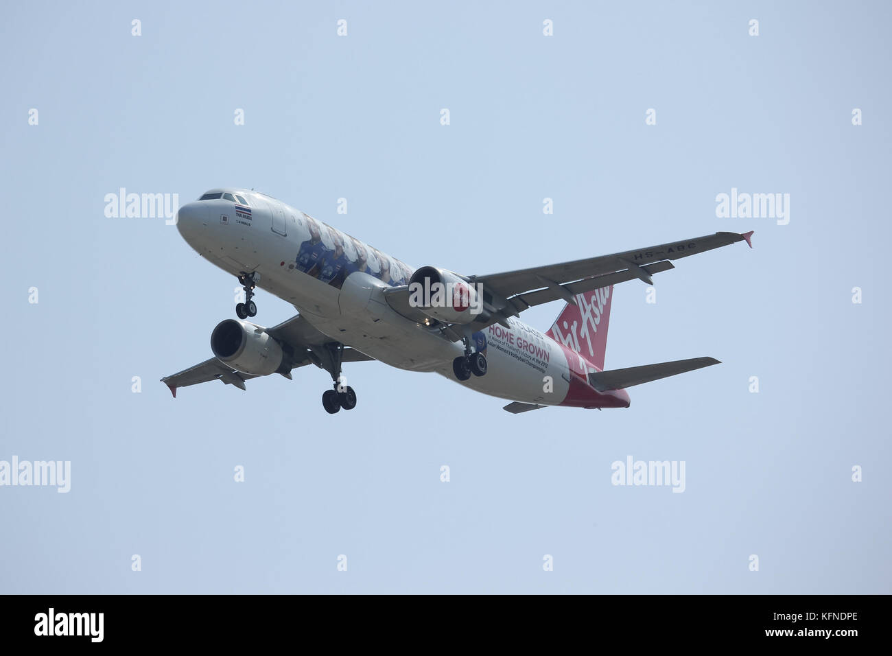 CHIANGMAI, THAILAND -DECEMBER 16 2015: HS-ABC Airbus A320-200 of Thaiairasia. landing to Chiangmai airport from Bangkok Suvarnabhumi. Stock Photo