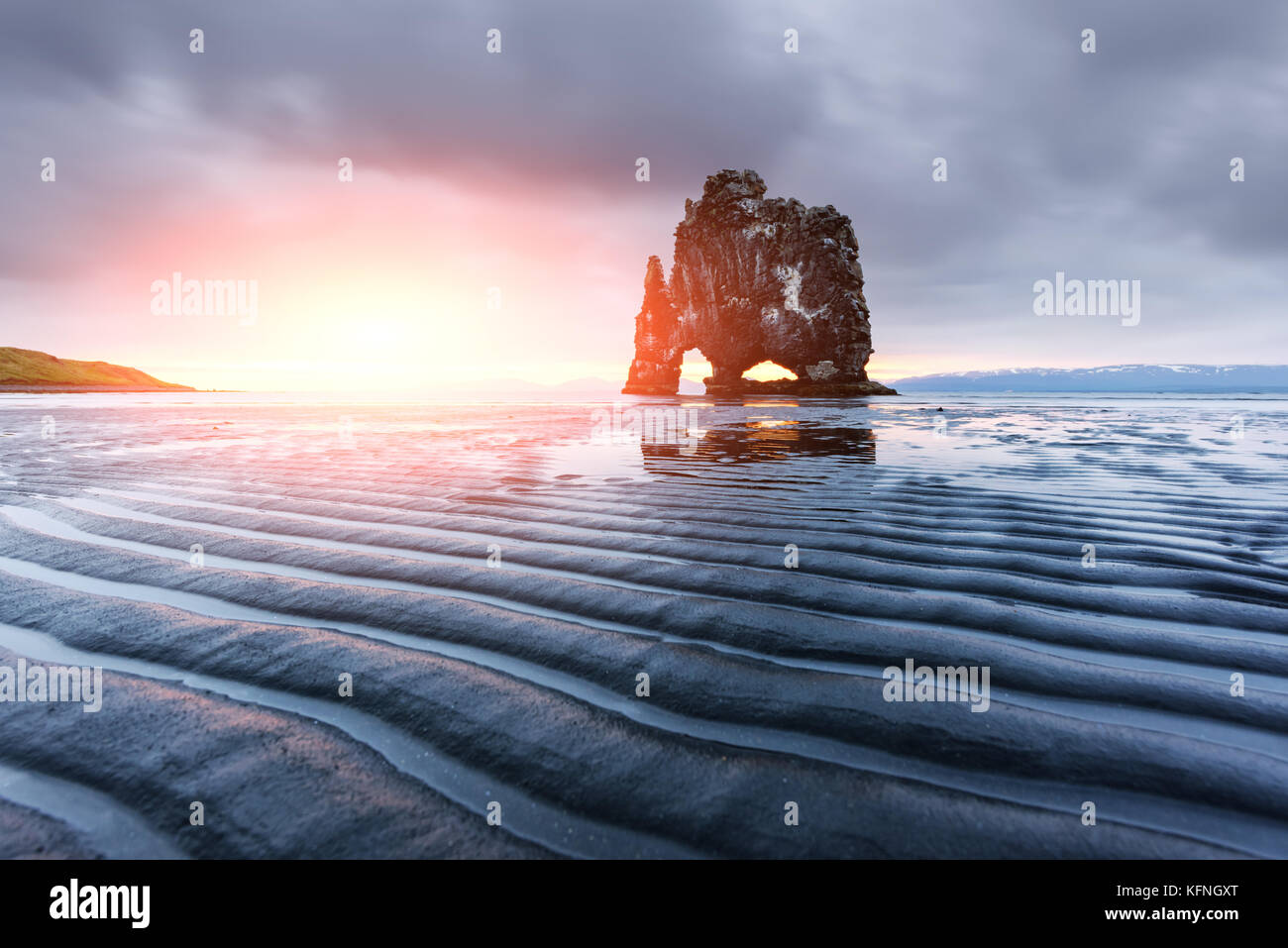 Basalt stack Hvitserkur Stock Photo - Alamy