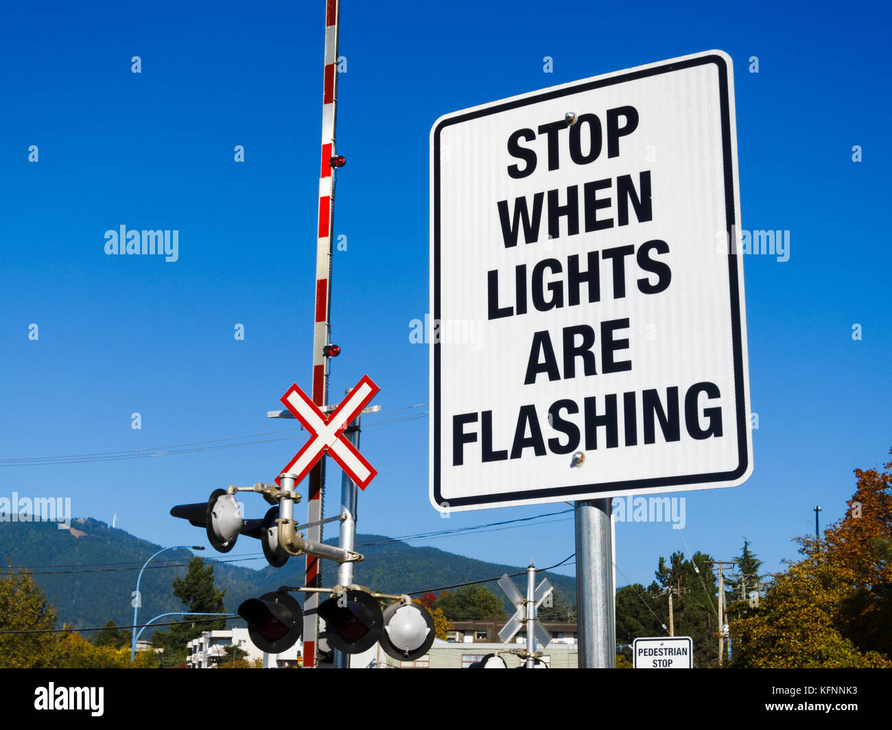 Railroad Crossing Lights High Resolution Stock Photography And Images Alamy Railroad Crossing Lights High Resolution Stock Photography And Images Alamy