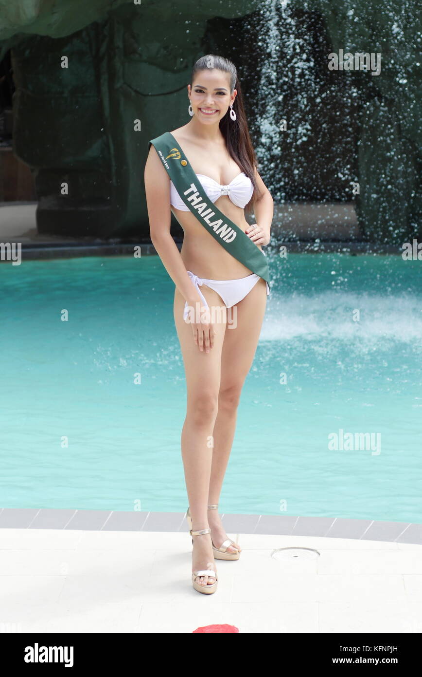 Miss earth swimsuit hi-res stock photography and images - Alamy