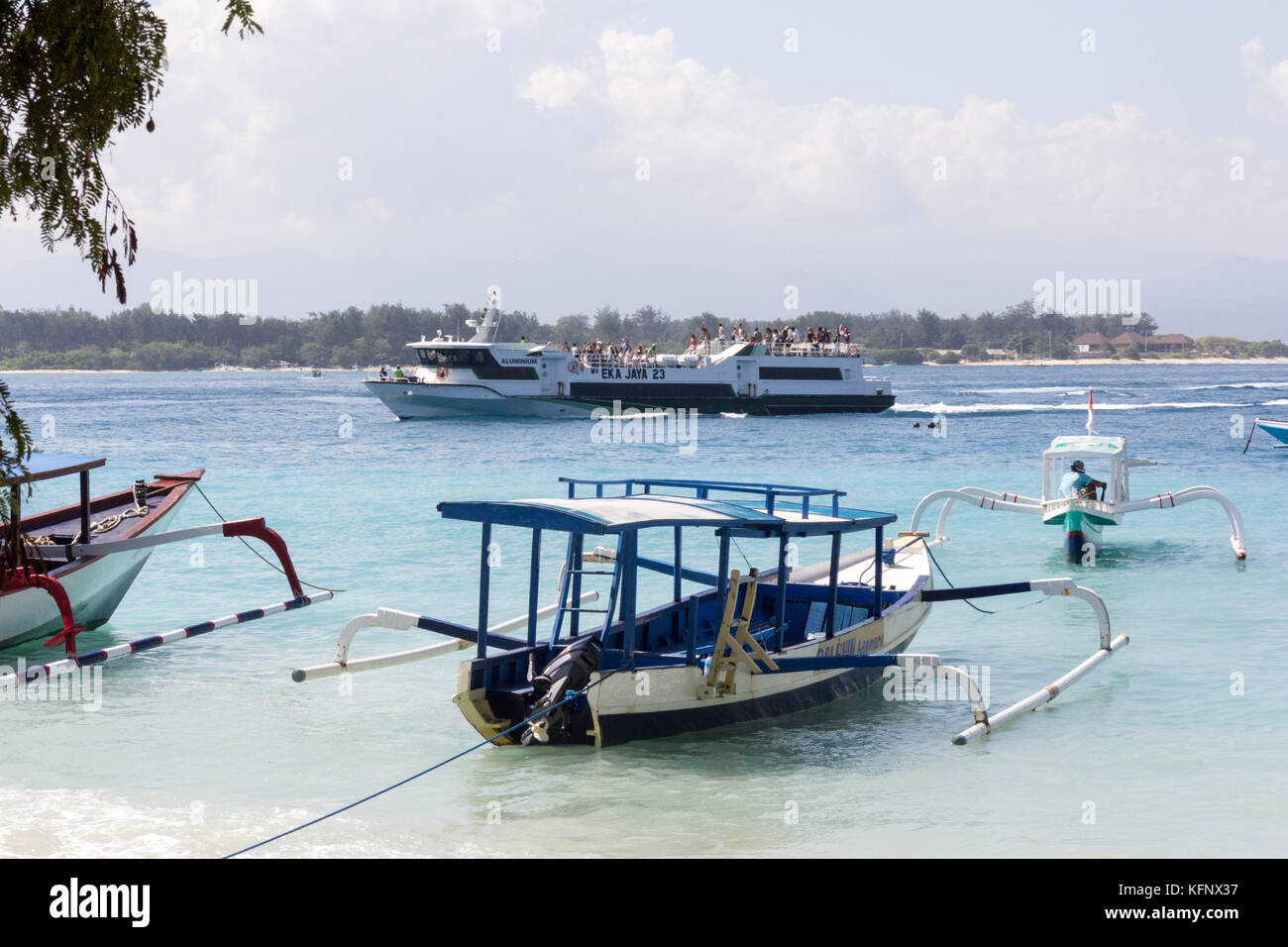 Ferry bringing tourists arriving at Gili Trawangan, Indonesia Stock Photo