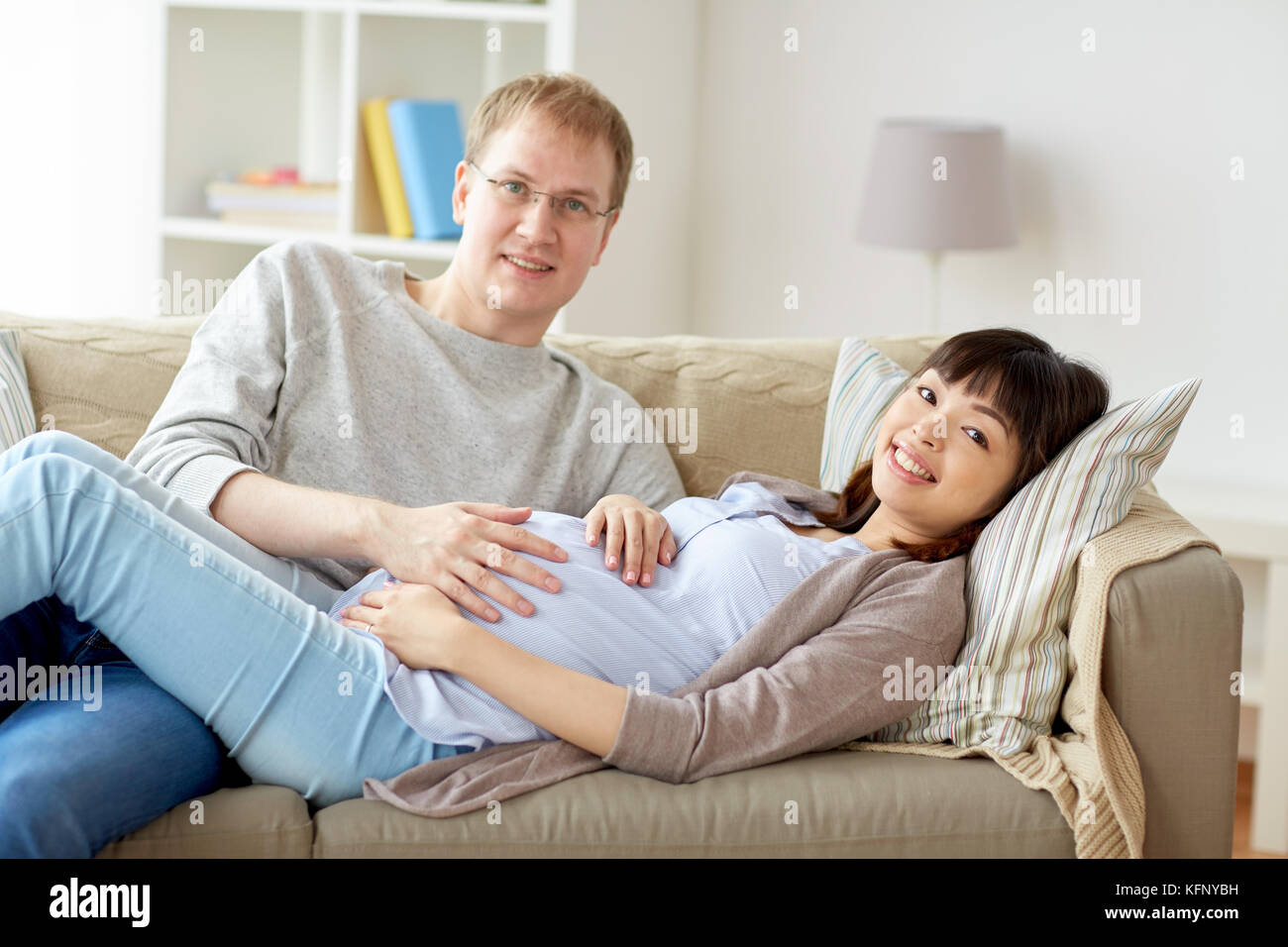 Chinese pregnancy husband wife lifestyle hires stock photography and