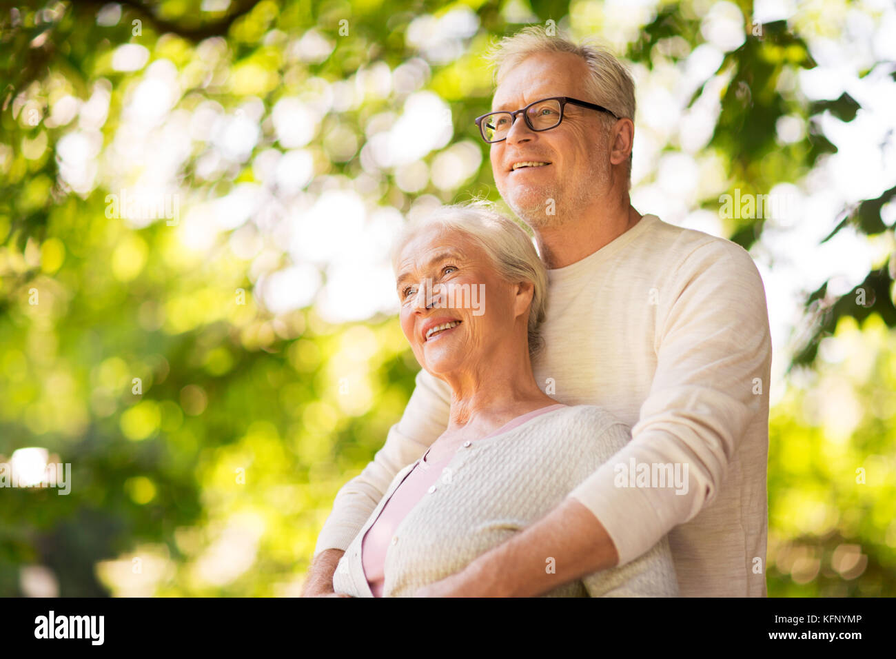 Cute mature couple hugging hi-res stock photography and images - Alamy
