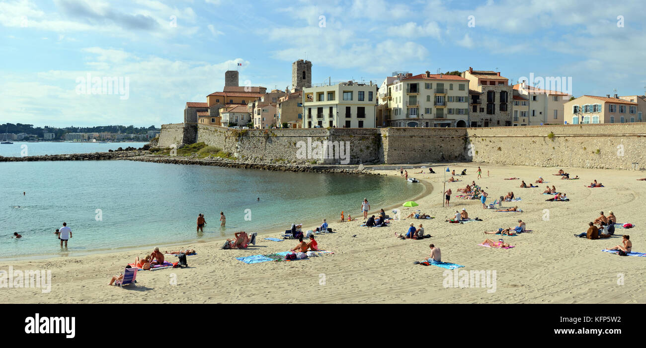 Antibes fort and harbour hi-res stock photography and images - Alamy