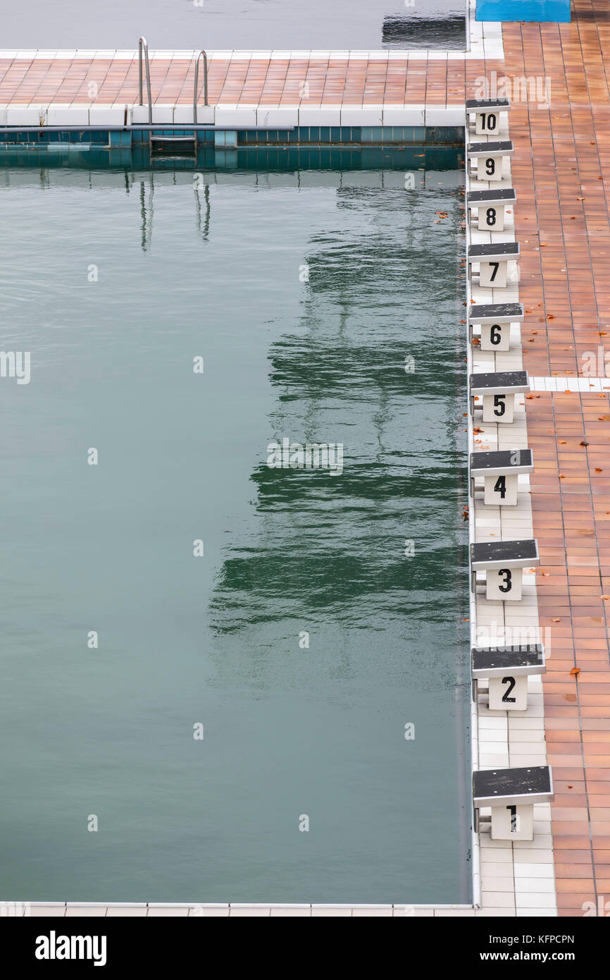 Starting block swimming pool hi-res stock photography and images - Alamy