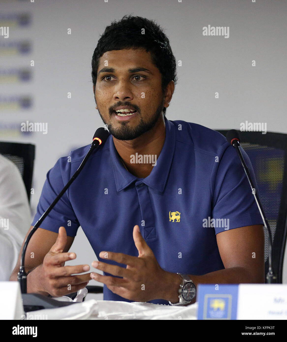 Colombo, Sri Lanka. 31st Oct, 2017. Sri Lanka's Test cricket captain Dinesh Chandimal addresses a press conference in Colombo on October 31, 2017.  Credit: Lahiru Harshana/Alamy Live News Stock Photo