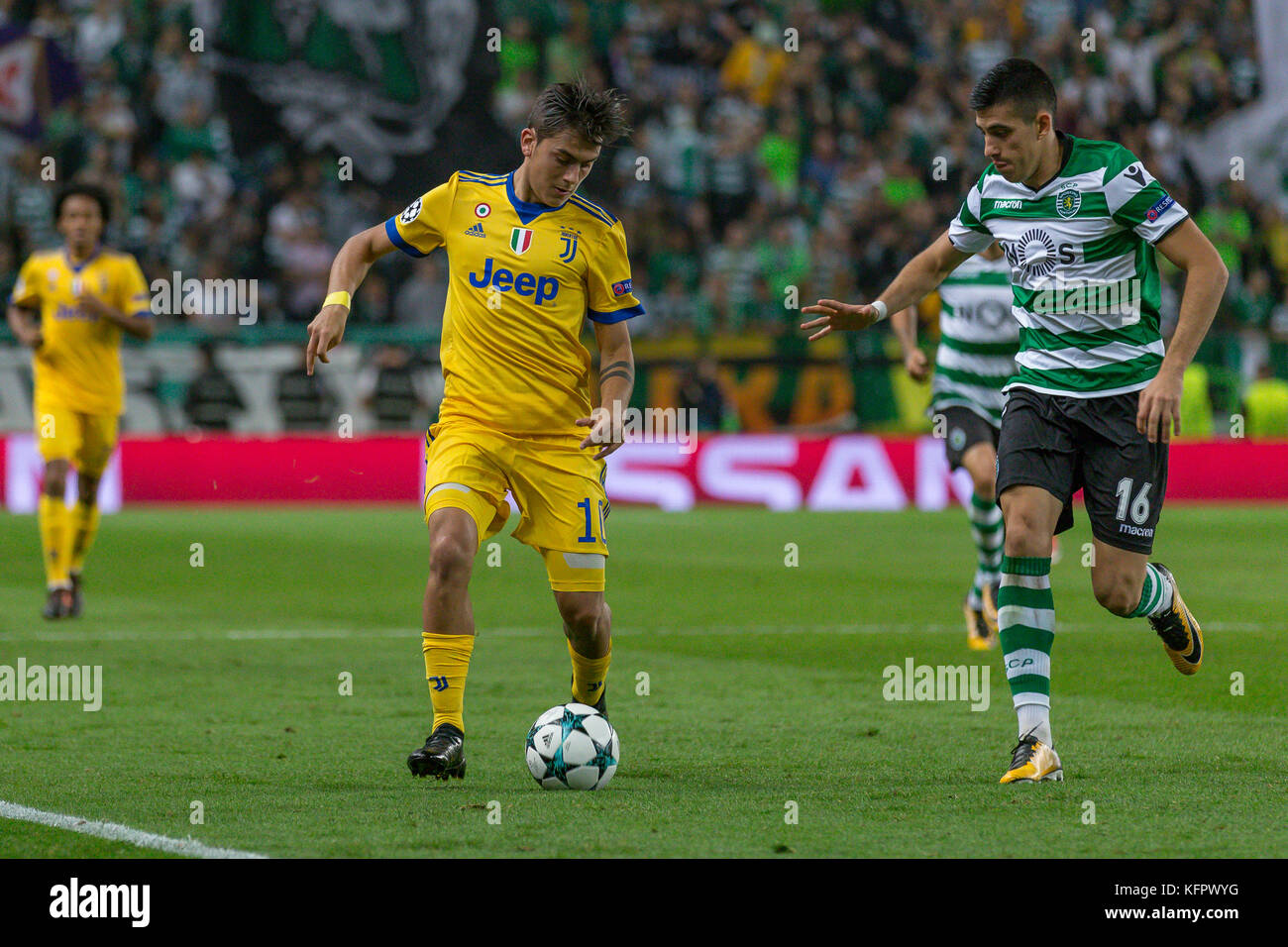 Lisbon, Portugal. 31st Oct, 2017. Juventus's forward from Argentina Paulo Dybala (10) during the game of the 4th round of the UEFA Champions League Group D, Sporting v Juventus Credit: Alexandre de Sousa/Alamy Live News Stock Photo