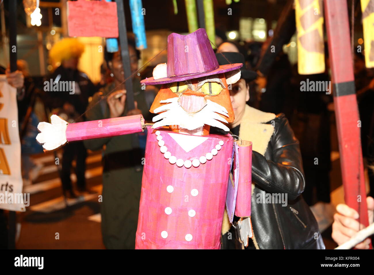 VILLAGE HALLOWEEN PARADE Halloween 2017 NYC Parade Stock Photo Alamy