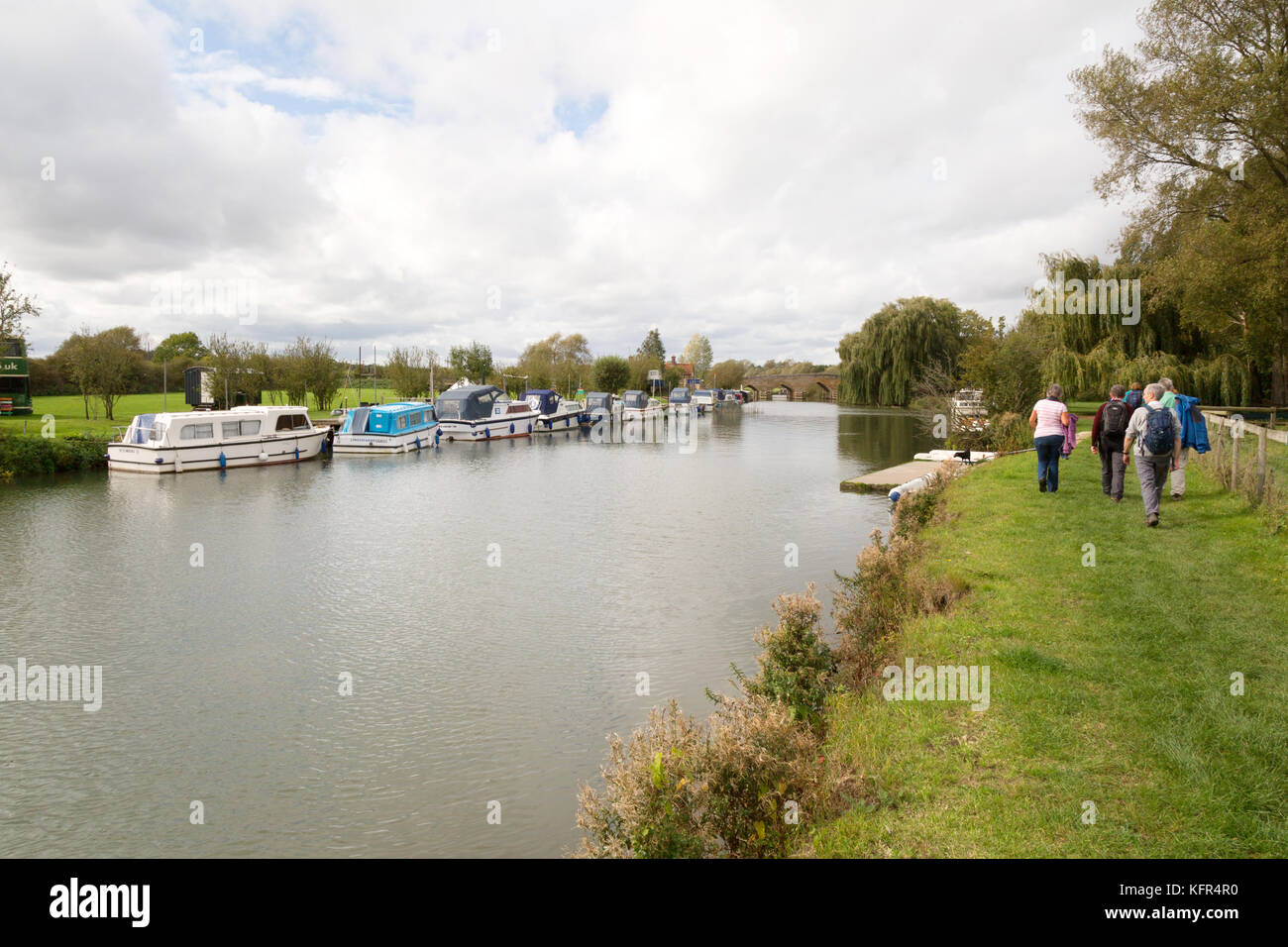 People walking the Thames Path at Northmoor, Upper Thames, Oxfordshire UK Stock Photo
