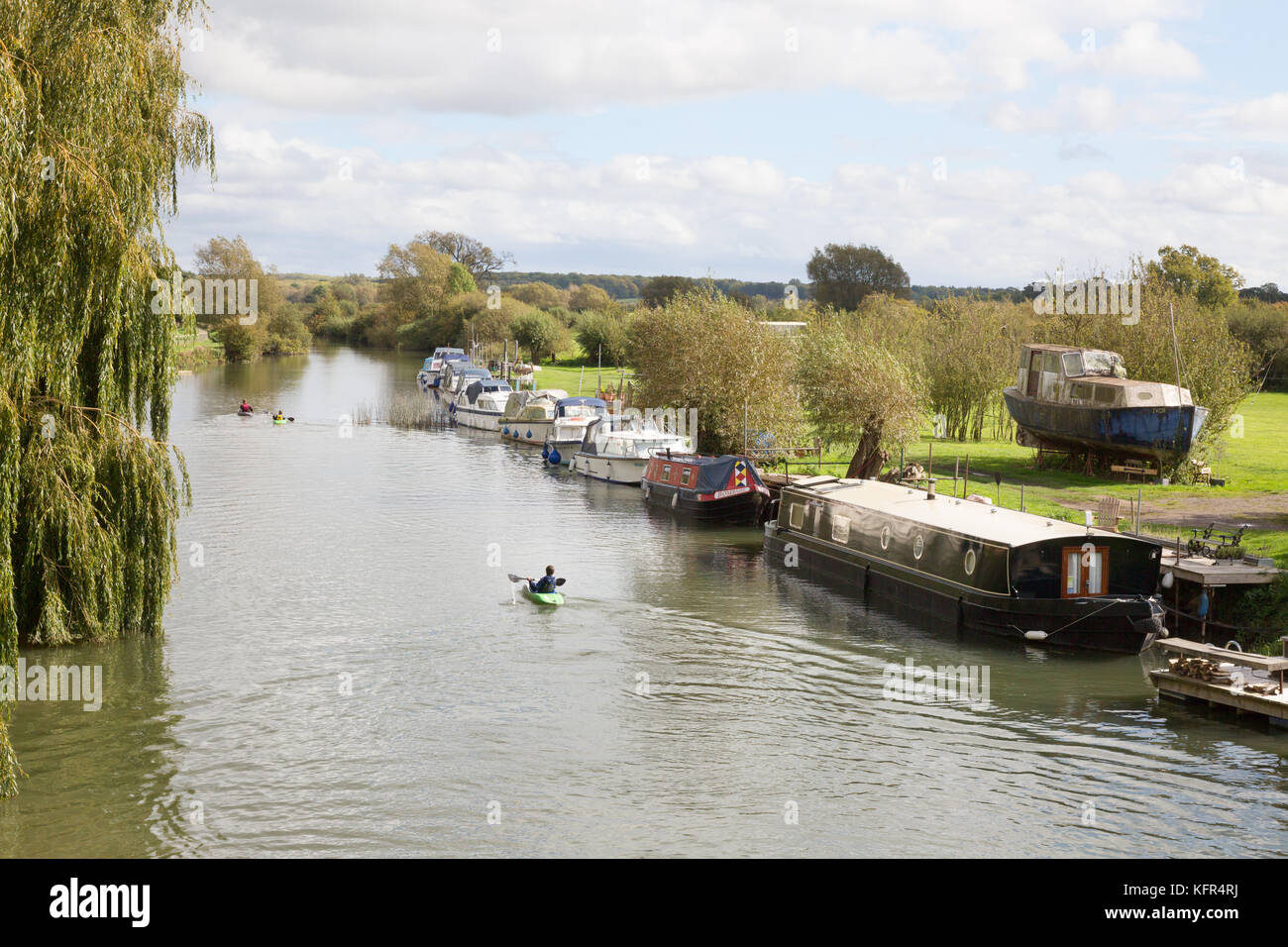 River Thames Oxfordshire, upper reaches at New Bridge, Northmoor, near Witney, Oxfordshire UK Stock Photo