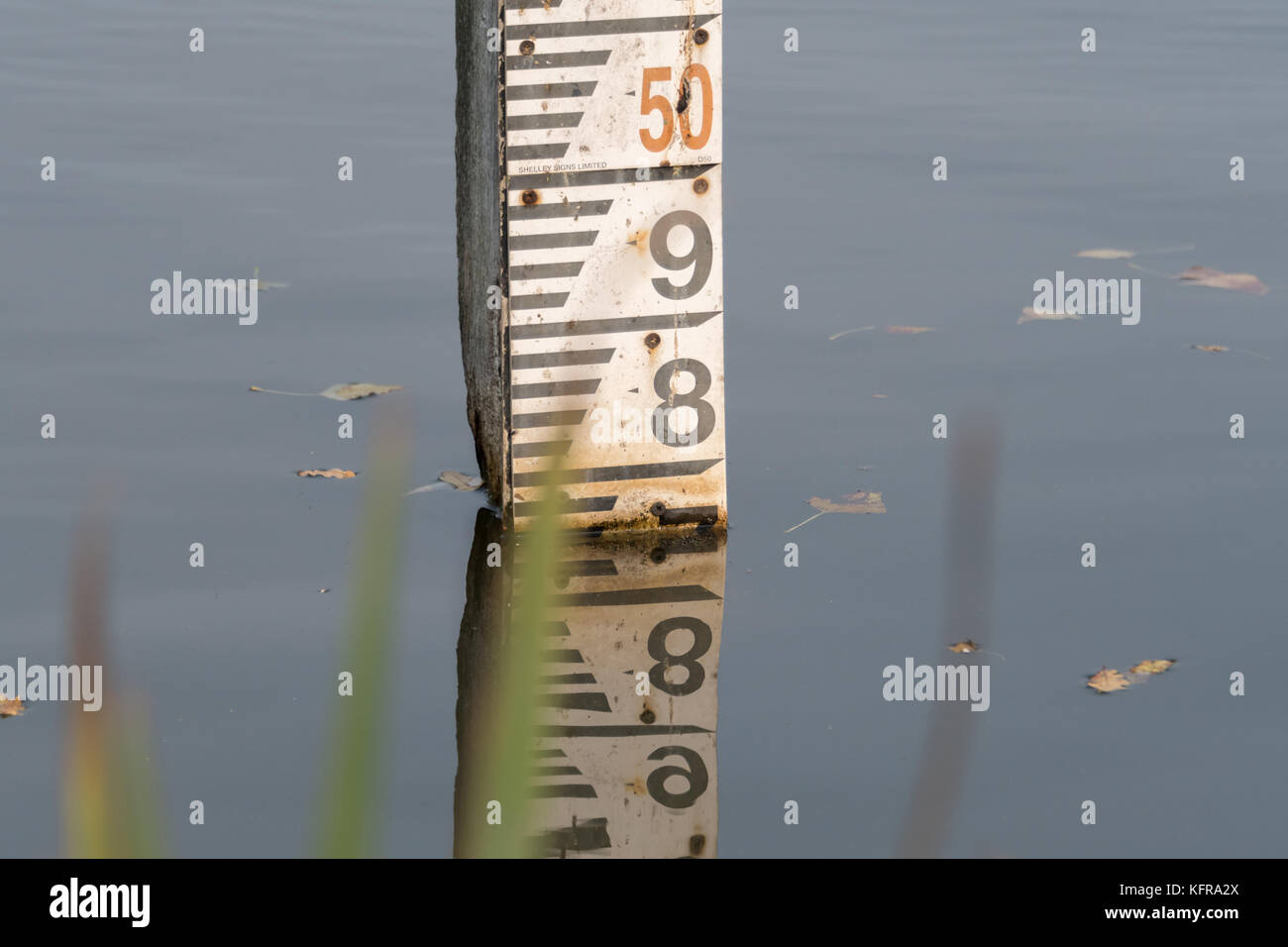 Water depth gauge board Stock Photo 164625970 Alamy