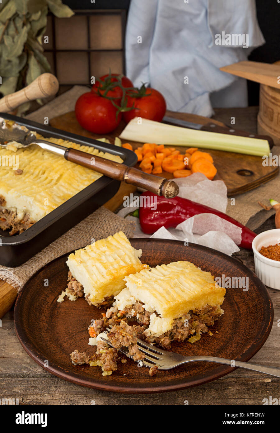 Minced Beef And Onion Plate Pie & Shepherdu0027s Pie Traditional