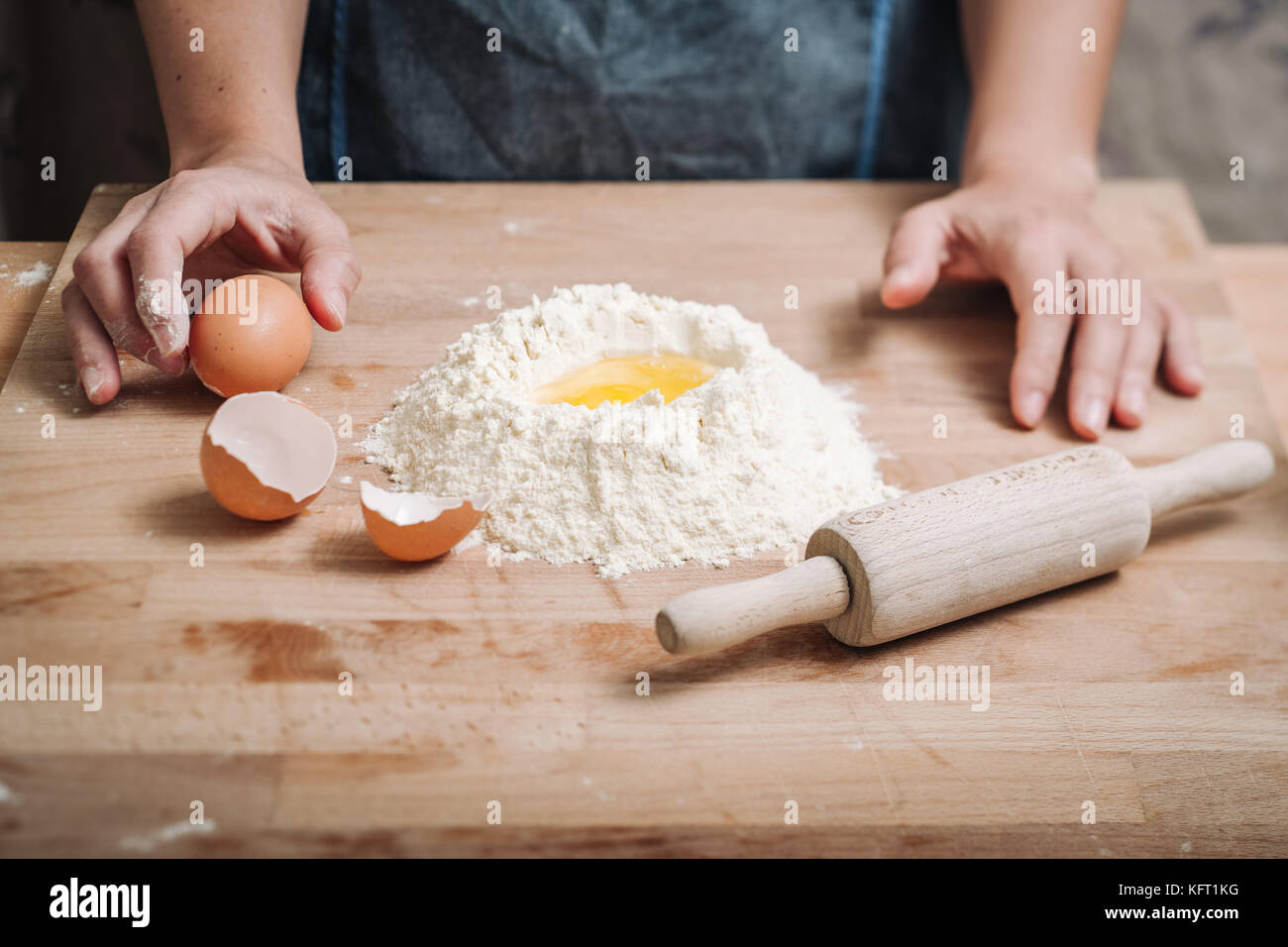 Making of the traditional italian pasta dough Stock Photo - Alamy