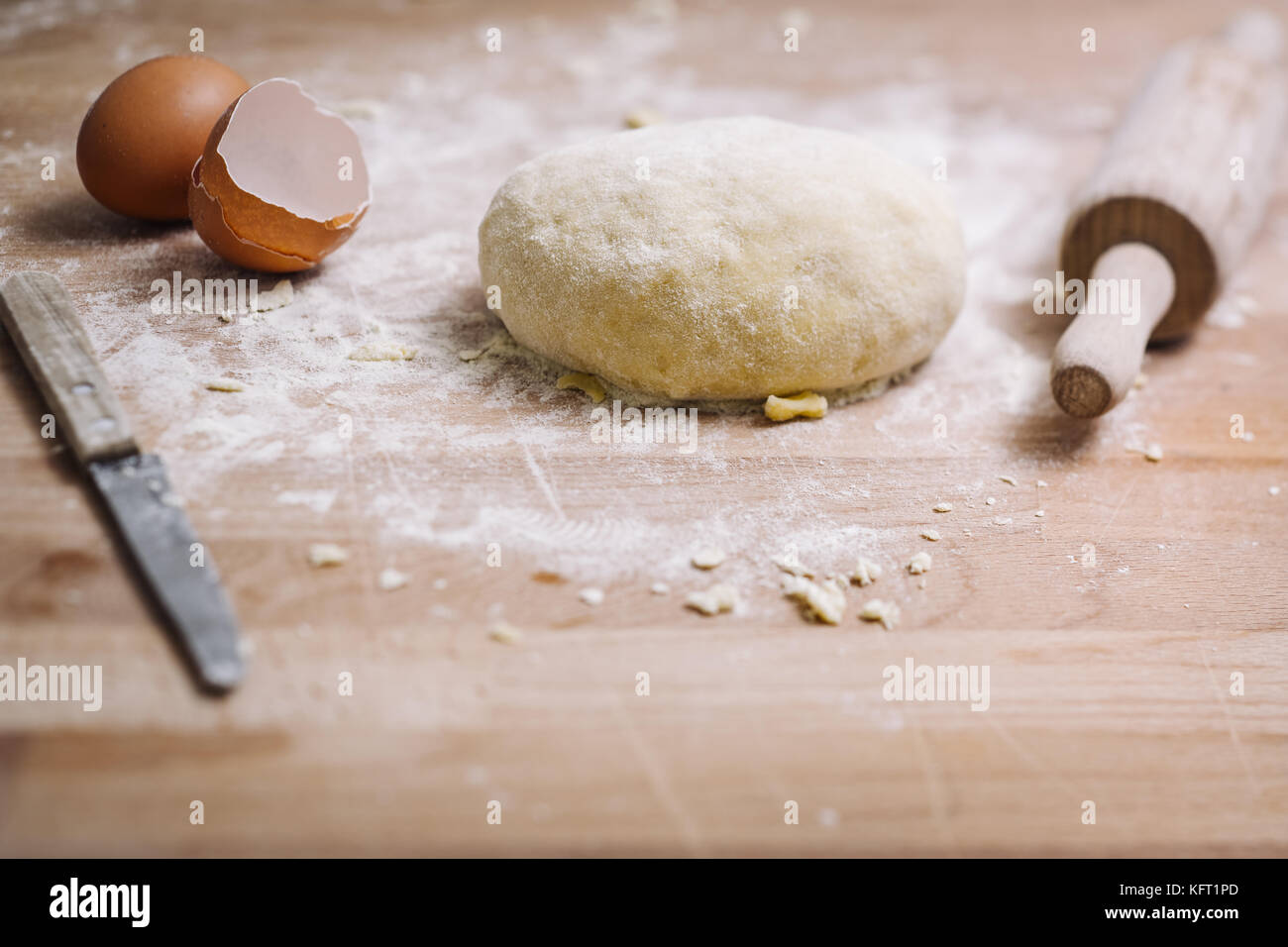 Making of the traditional italian pasta dough Stock Photo - Alamy
