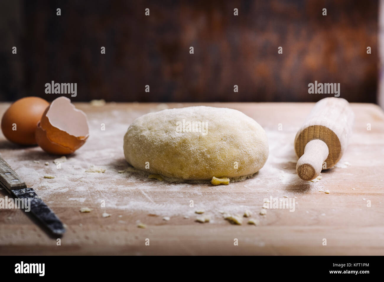 Making of the traditional italian pasta dough Stock Photo - Alamy