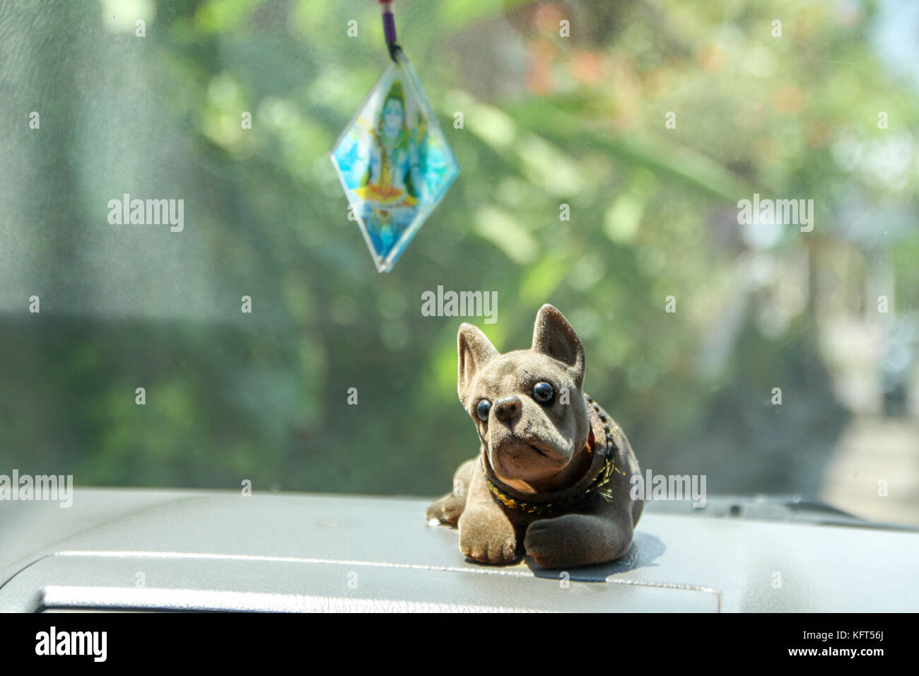 Wobbling head hires stock photography and images Alamy