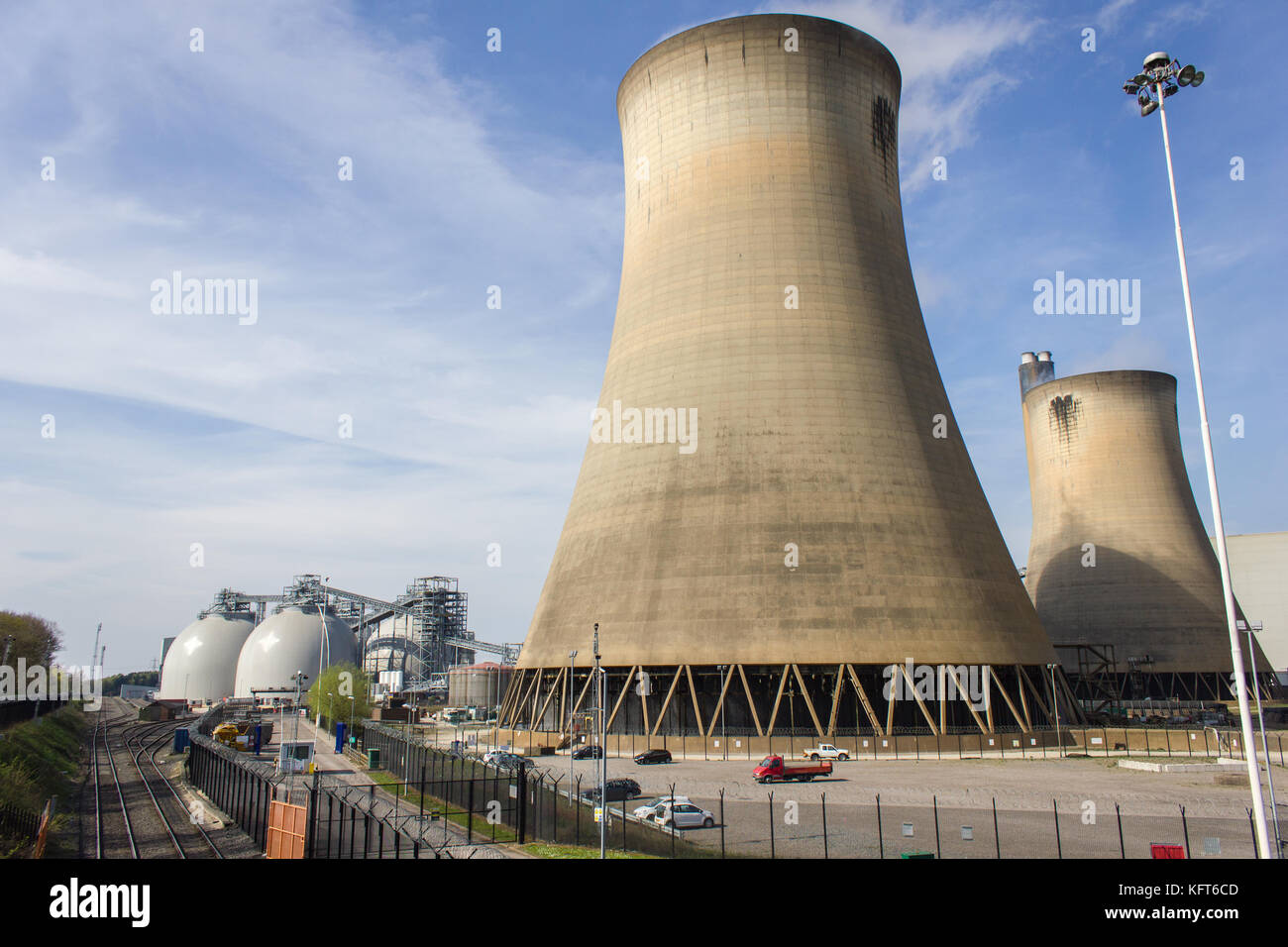 Drax Coal Fired Power Station & Biomass Energy Producing Power station with rail access Stock Photo