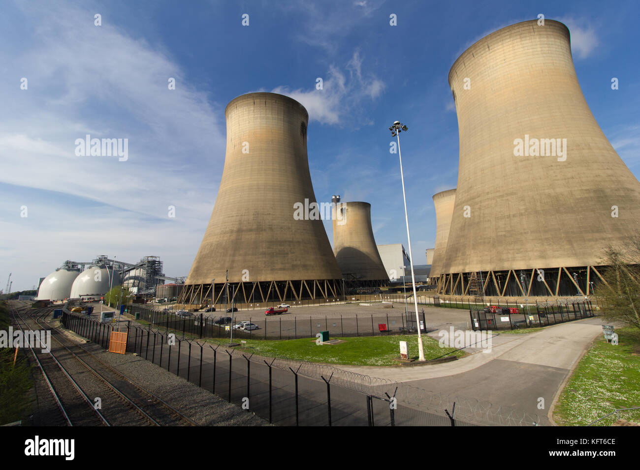 Drax Coal Fired Power Station & Biomass Energy Producing Power station with rail access Stock Photo