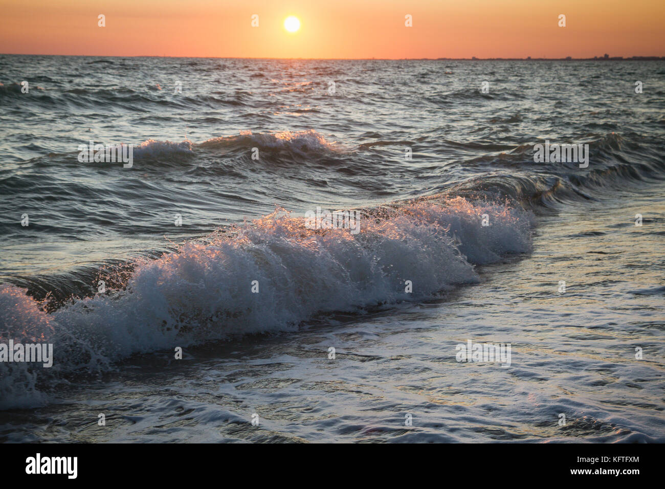 Beautiful sunset on the summer sea Stock Photo - Alamy